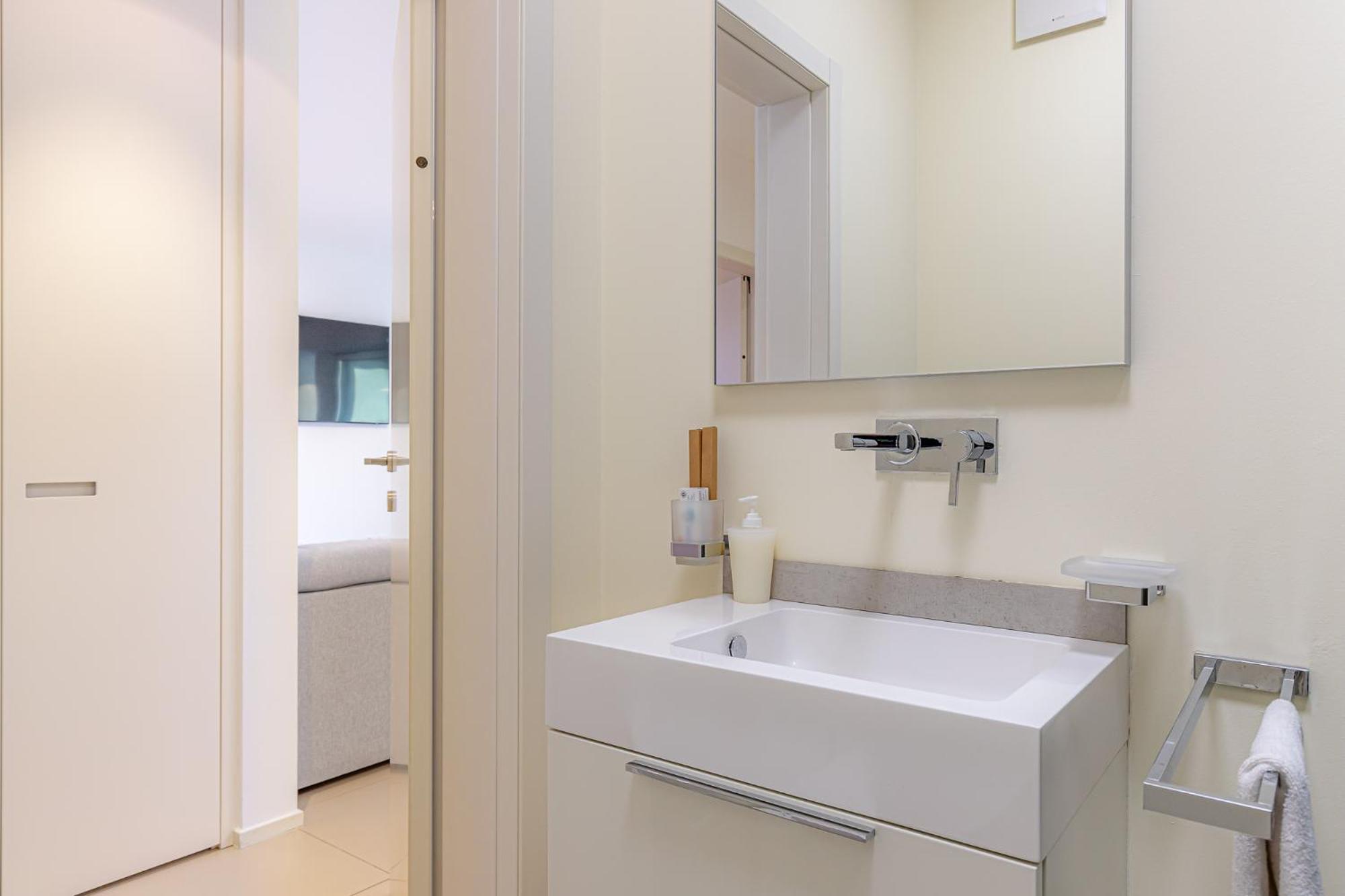 Imperial Of Lugano 3 With A Lake View Behind The Station And 10 Min From The Lake Of Lugano Extérieur photo